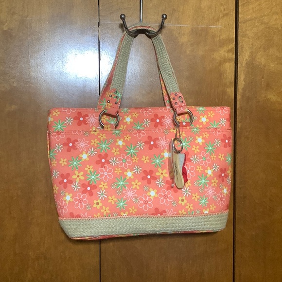 CL AMERICA- FLORAL PURSE 🆕 - Picture 1 of 12